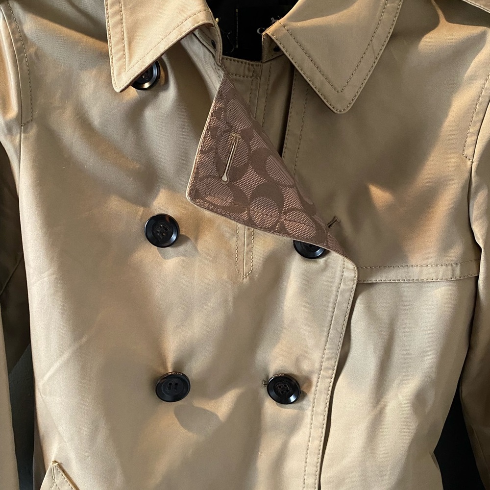 COACH—standard trench coat. New w/tags. Neutral/tan color. Size: x-small - Picture 5 of 7